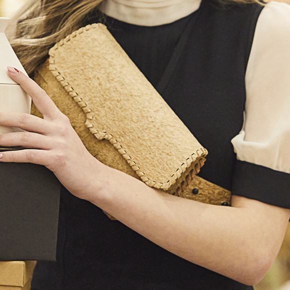 Aiya ayiA Momela Crossbody Bag/Fanny Pack Off White - Picture 1 of 7